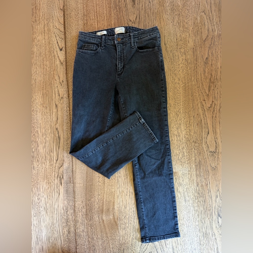 Universal Thread High Rise Straight Jeans. - Picture 2 of 3